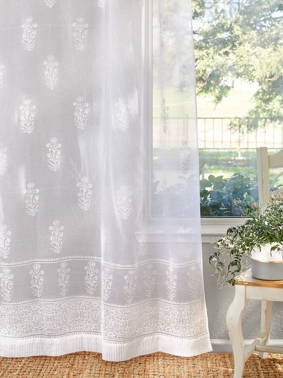 Fine patterned white curtain 