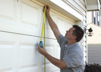 Why is hiring professional garage door technicians a good idea? 