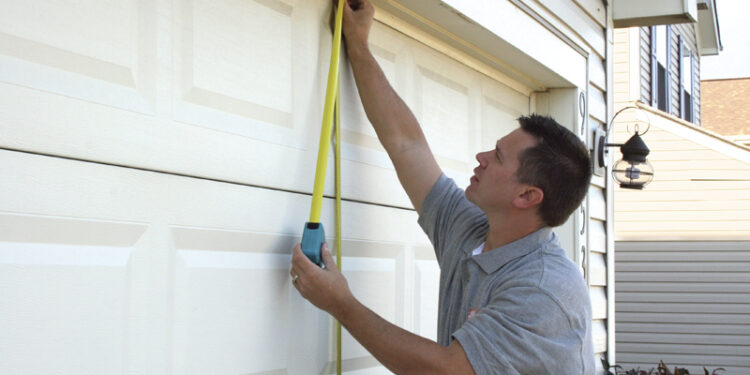 Why is hiring professional garage door technicians a good idea?