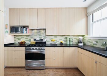Should You Buy Laminate Cabinet Doors for Your Kitchen?