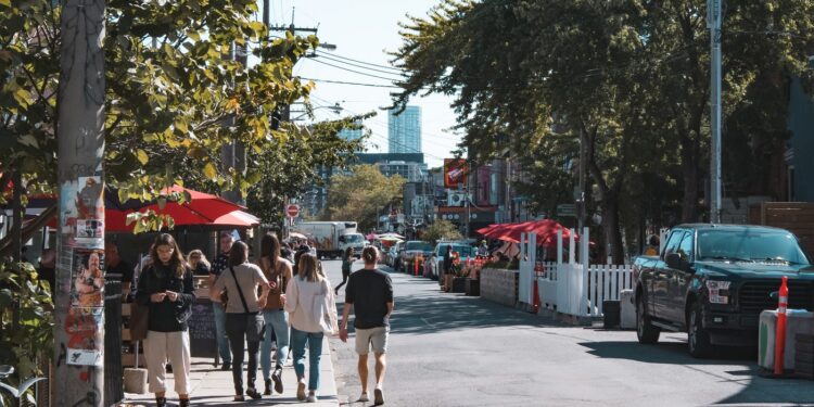 5 Practical Toronto Tips for Newcomers