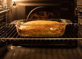 Can you put glass in the microwave