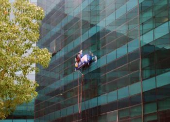 Why a high rise building façade should be clean