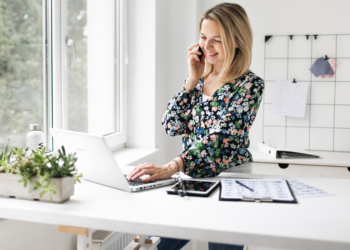 7 Advantages of Standing Desks