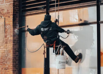 Essential Questions to Ask When Hiring an Orange County Window Cleaner