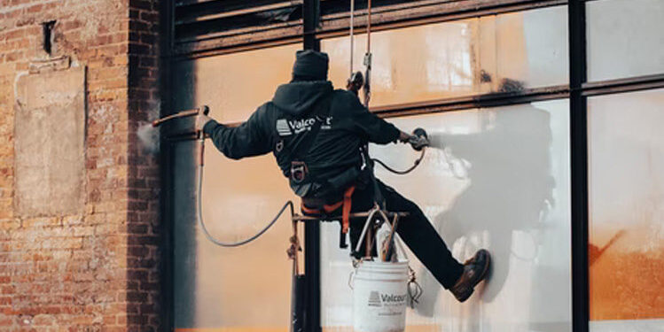 Essential Questions to Ask When Hiring an Orange County Window Cleaner