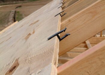 5/8 Vs. 1/2 Plywood Roof Sheathing: In-depth Differences With Guide!