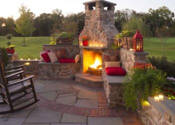 Fire Pits: Tips on Choosing the Right One for your Backyard