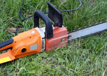 How Good Are Electric Chainsaws: A Detailed Guide