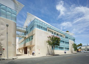 The Pros and Cons of Building With Glass