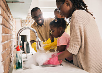 Family cleaning utensil