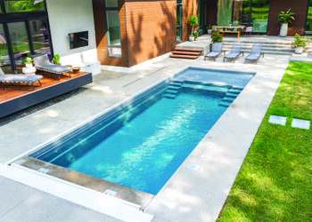 Here Are Some Great Tips to Keep Your Pool Clean As Winter Approaches 