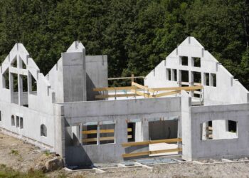 height of a 2 story house