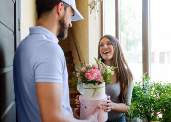 Here’s How to Choose the Best Flower Delivery Service Near You