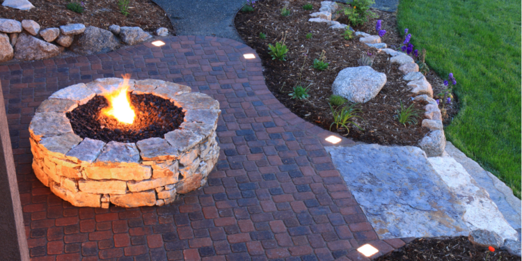 6 Steps To Make A Backyard Fire Pit