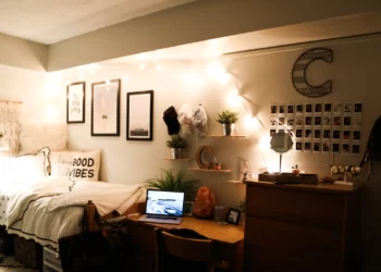 6 Decorating Ideas for College Dorm Room