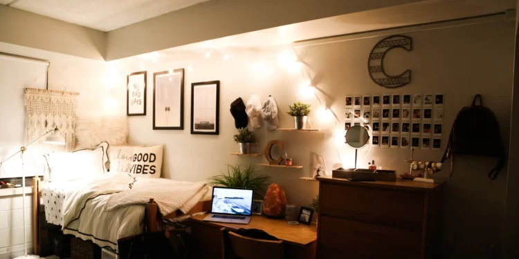6 Decorating Ideas for College Dorm Room