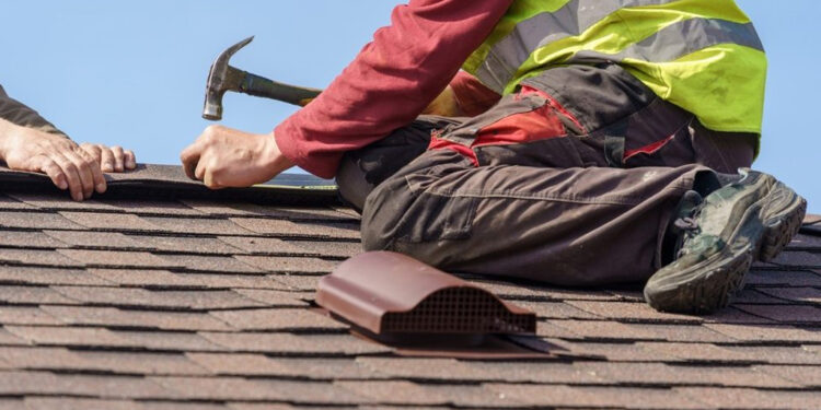 Signs that a Commercial Roof Requires Immediate Repairs
