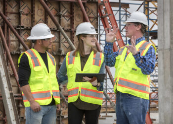 Staying Safe On Building Sites: What All Contractors Should Do
