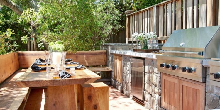 9 Benefits of Having an Outdoor Kitchen