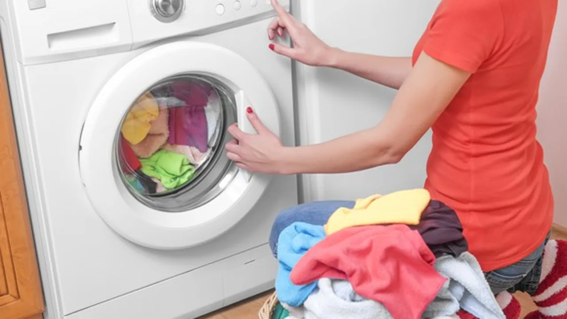 What are black flakes in washing machine Causes and 5 Methods to