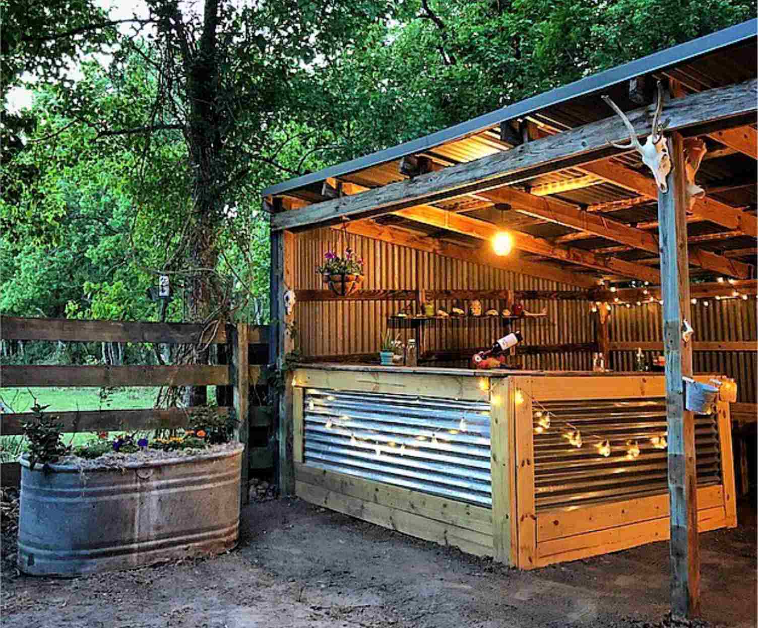 How Do You Make an Outdoor Bar from a Shed   House Integrals