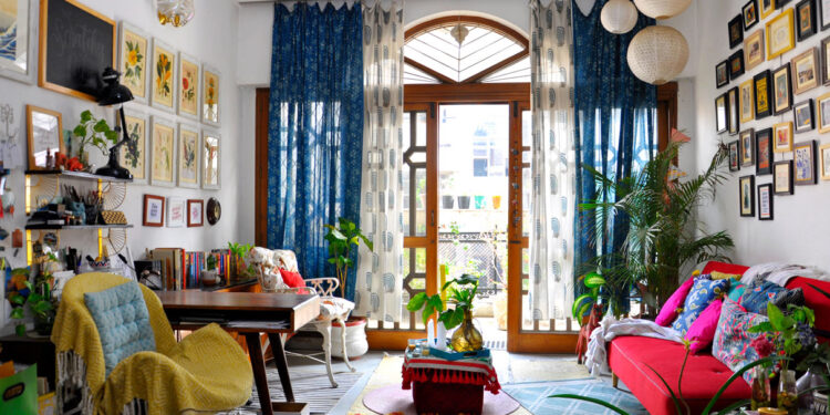 5 Ways to Modernize Your Home with Acrylic Furniture