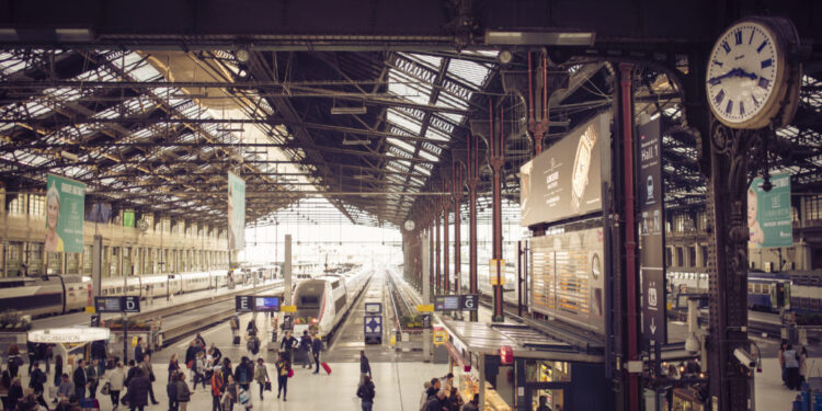 How to Find Luggage Storage When Traveling in London