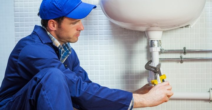 When Should You Call a Professional Plumber?