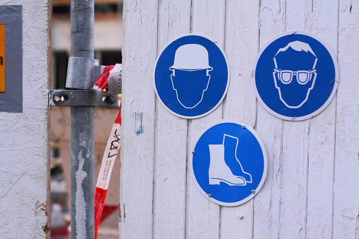 SAFE CONDITION SIGNS on CONSTRUCTION SITES