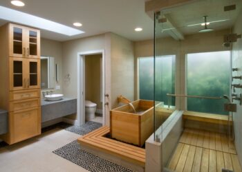 10 tips for making the most of a small bathroom