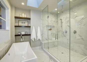 Polycarbonate glass vs Laminated Glass: The Ultimate Solution for A Shatter-Proof Shower Door