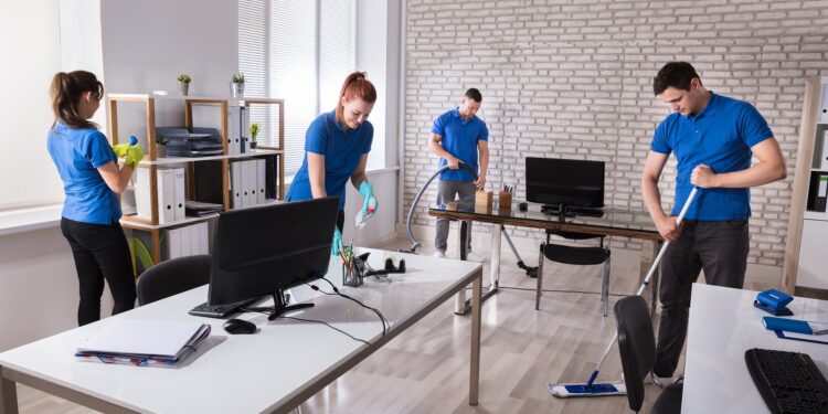 5 Advantages of Commercial Cleaning Services for Business Owners