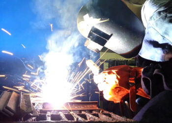 AC Vs. DC TIG Welder – Which one is best for you?