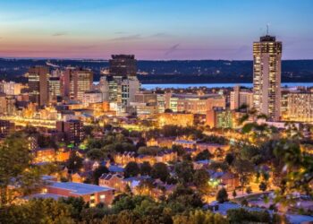 Is It Profitable To Buy A Property in the Top 5 Canadian Cities? – A Complete Investment Guide 2023