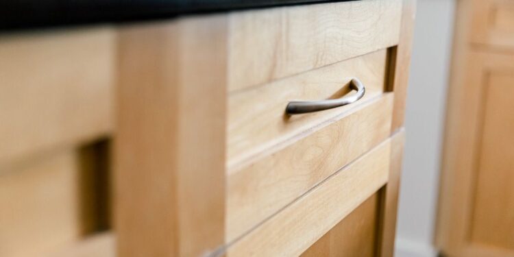 What are the different options for bars and knobs for your cabinet cupboards and drawers?