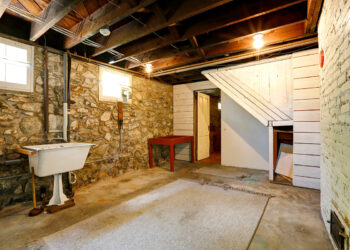 9 Warning Signs Your Home Needs Basement Waterproofing