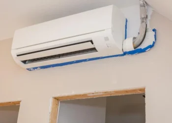 Why Getting a Ductless Air Conditioner Installed in The Offseason Could Save You Money and Stress