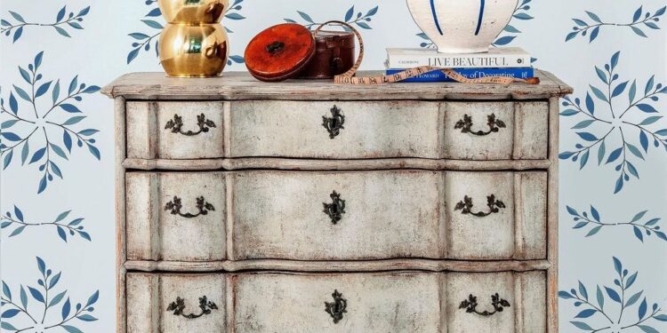 Why you Should Consider Having Your old Furniture Restored