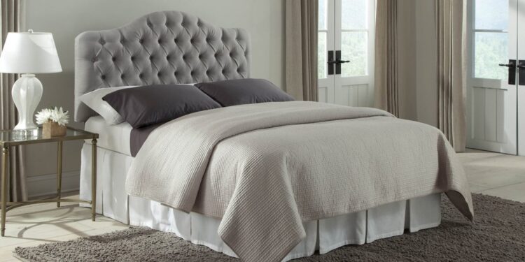 What is the Perfect Rug Size for a Queen Bed?