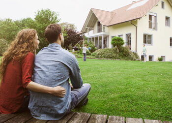 What Does Homeowners Insurance Cover?