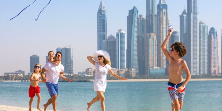 Living in UAE With a Family: 10 Important Aspects to Know