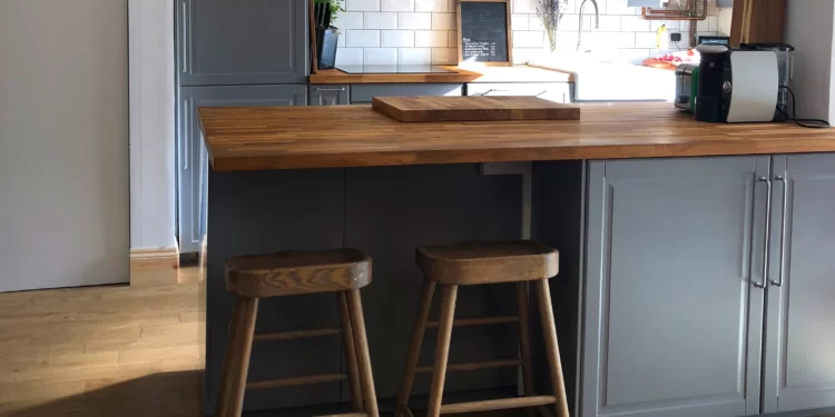 HOW TO REDESIGN A SMALL KITCHEN ON A BUDGET