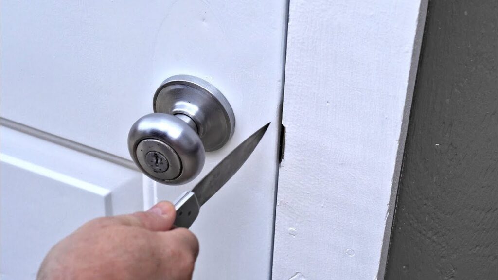 unlock door with Knife