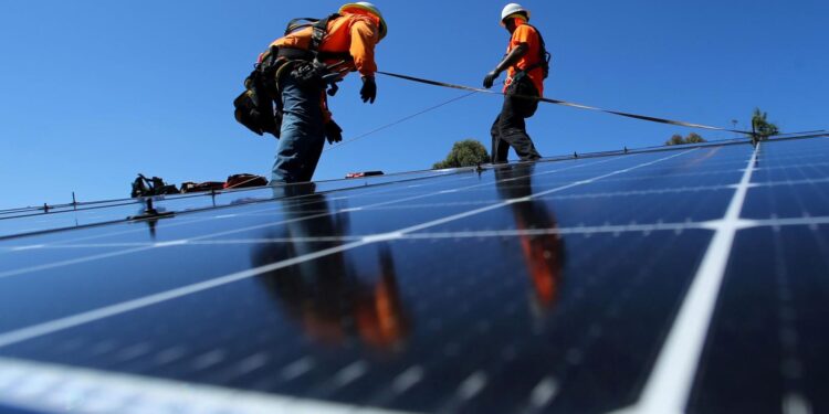 5 Reasons a Solar Panel Installation on Your Home Is a Great Investment