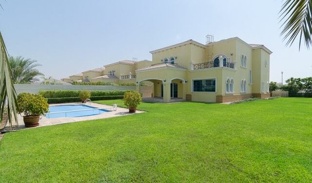 Popular areas for buying villas in Jumeirah Park