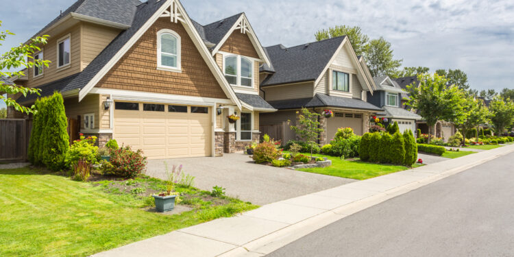 Homeowners’ Association: What’s HOA and Is It Right For You?