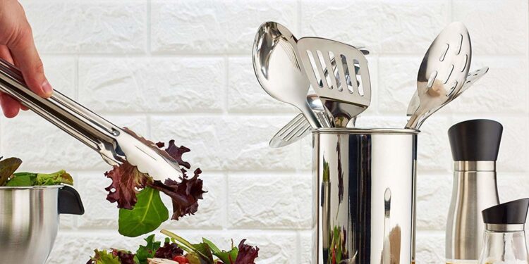 4 Items Everyone Should Have in Their Kitchen