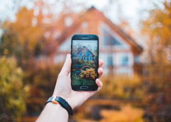 Get Professional-Quality Real Estate Photos from Your Phone