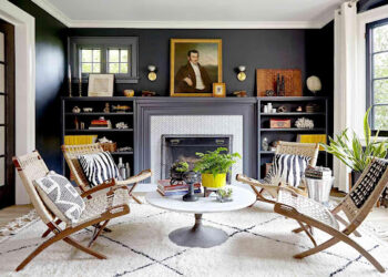 A living room with gray walls